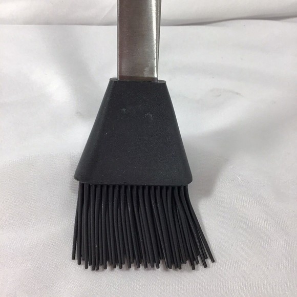 Big Green Egg Stainless 15” Brushed Metal Basting Brush - Picture 2 of 6